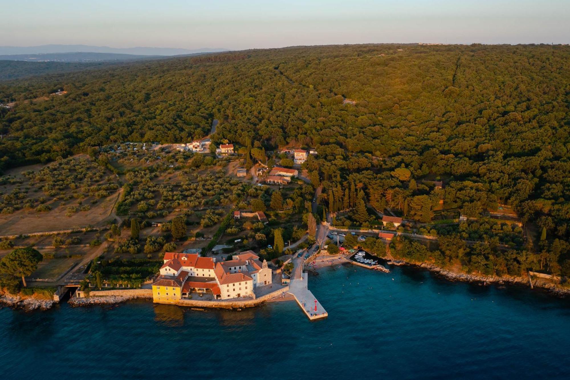 Villa Sara - Perfect Family Holiday Brzac Exterior photo